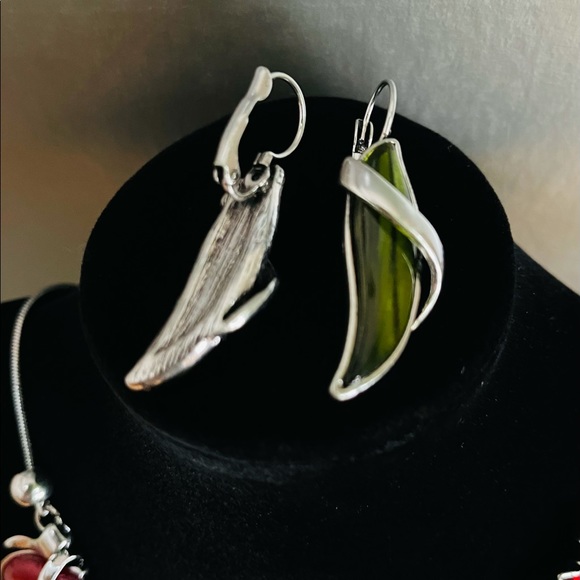 Necklace and Earring Set - Picture 4 of 4